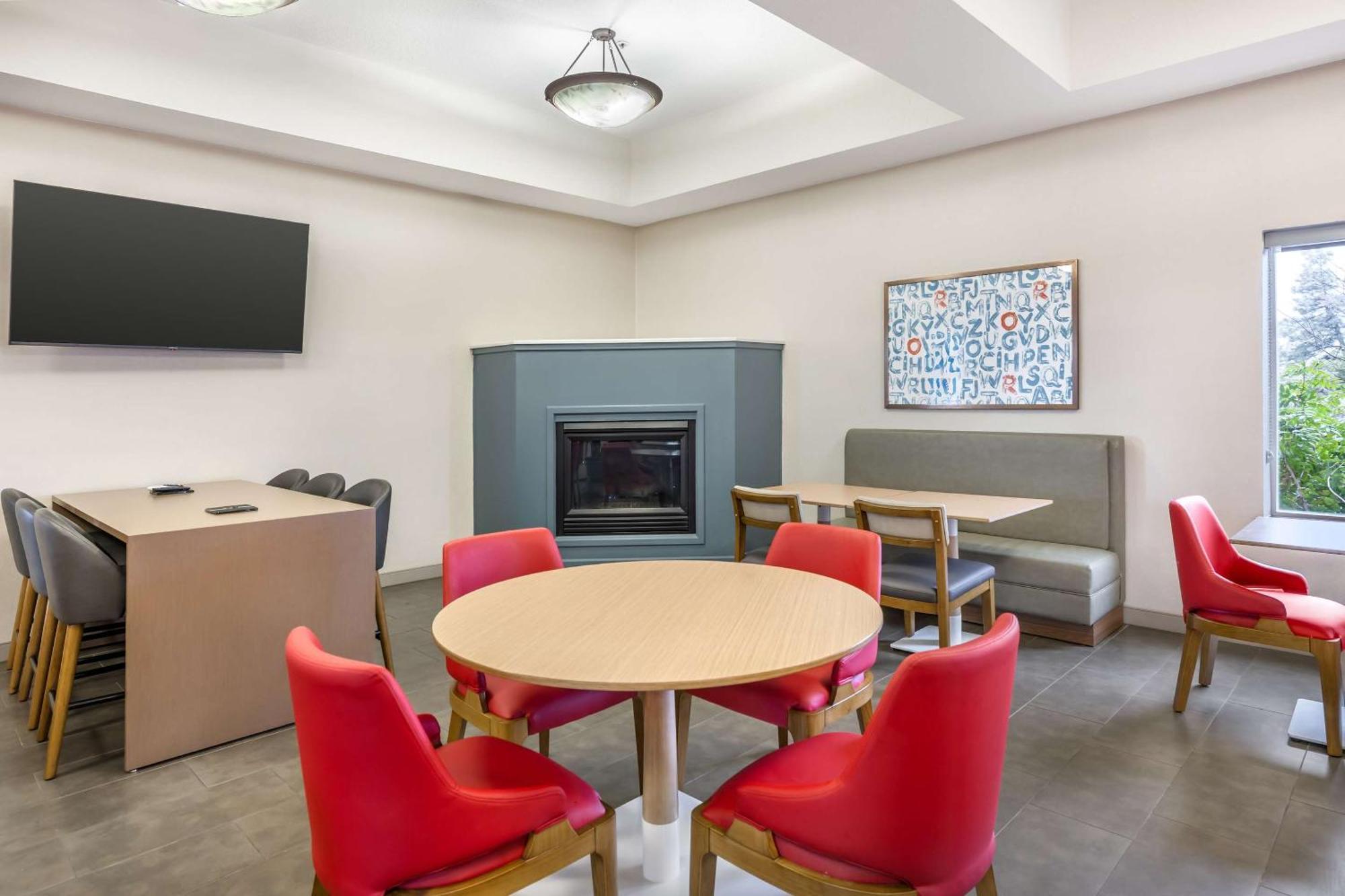 Comfort Suites Redmond Airport Ngoại thất bức ảnh
